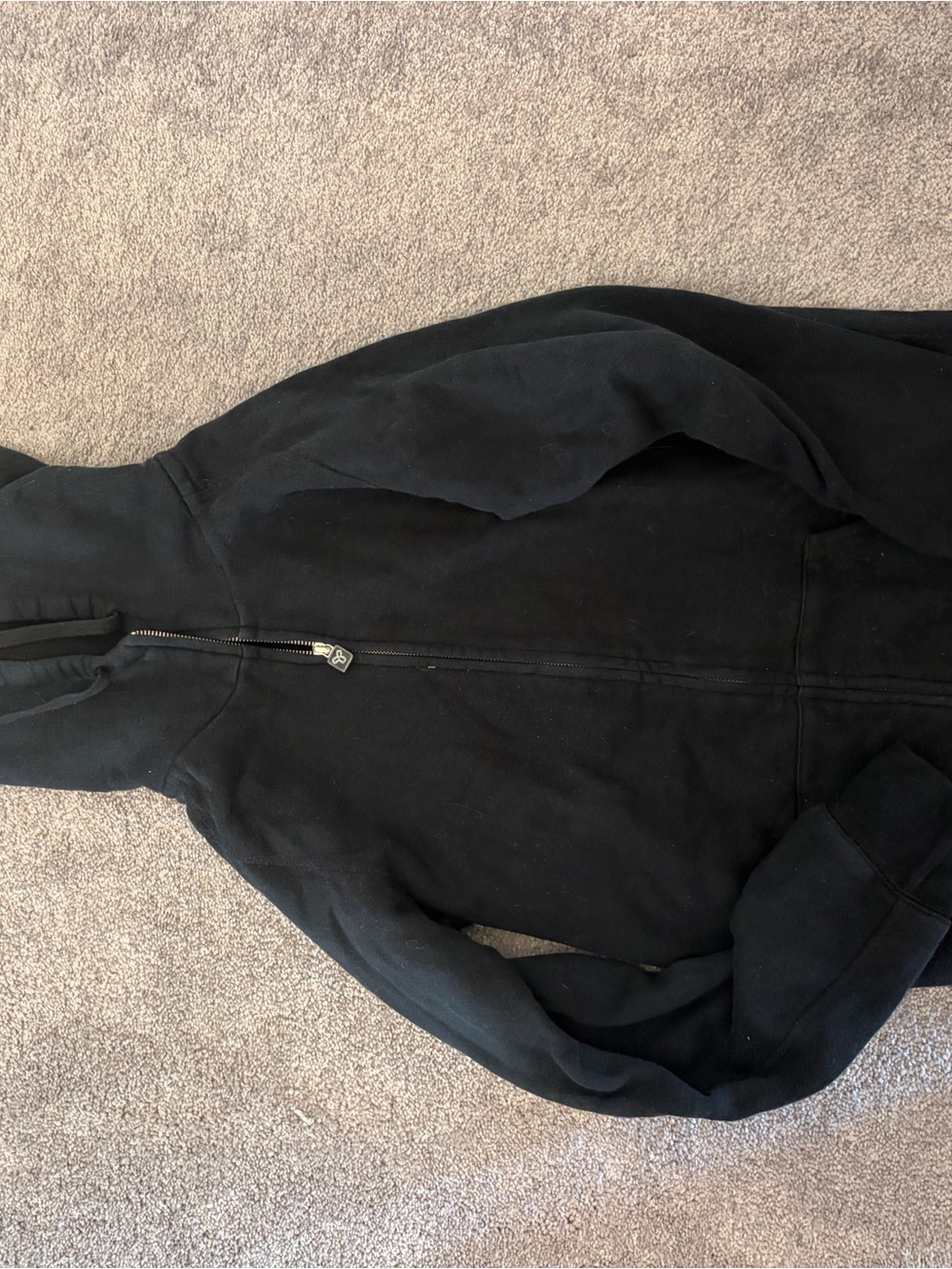 TNA zip up hoodie size medium in like new condition